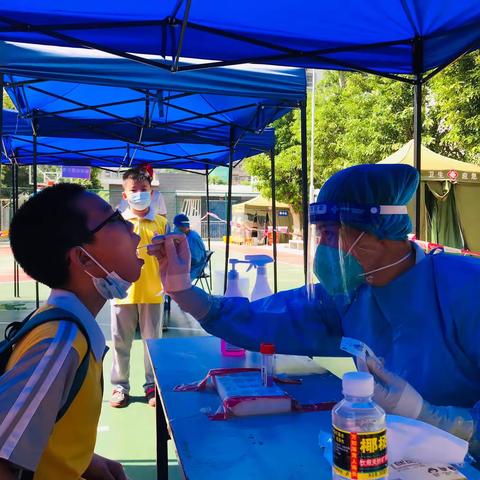 核酸检测筑防线，全力以赴助开学——海南省农垦直属第一小学开展返校前全员核酸检测活动简讯