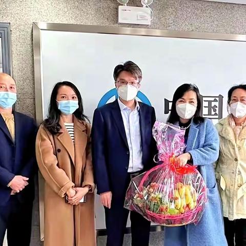 省行党委委员、副行长朱和东一行赴龙华支行开展年终决算慰问活动