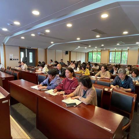 安全在心，责任在行——江浦实验小学五月份班主任工作例会