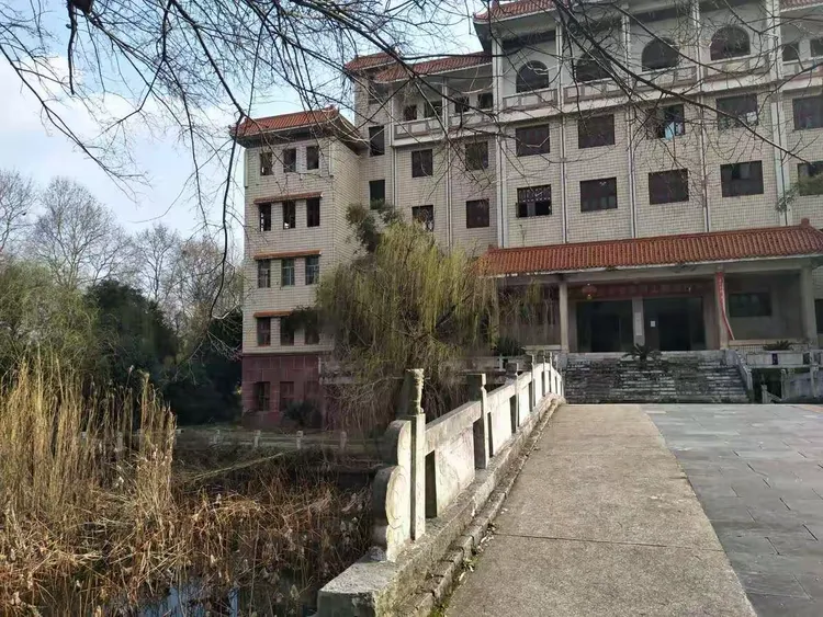 我的母校一黄冈林校
