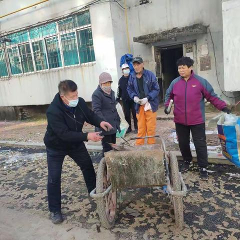 搭连街道新苑社区消安委持续开展楼道消防安全清理整治行动