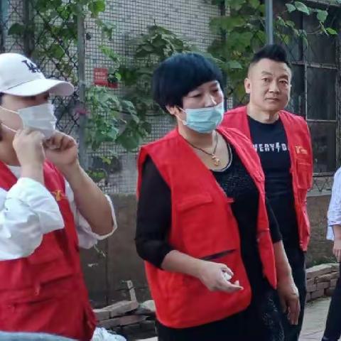 搭连街道新苑社区消安委持续开展楼道消防安全清理整治行动