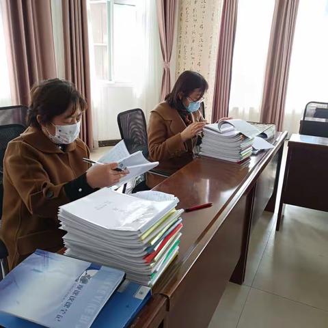 常规检查促规范，听课评课见成长