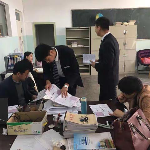 百日攻坚，砥砺前行，南川西路支行员工前往西宁市第一私立高中营销办理我行信用卡