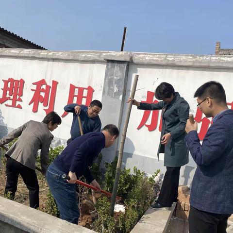 局领导到西段所参加植树节活动并对安全问题提出建议