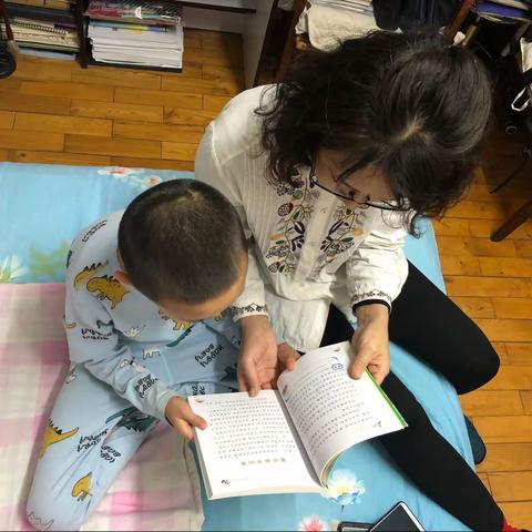 闫航华家庭读书会