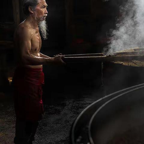 老酒坊和他的主人大龙