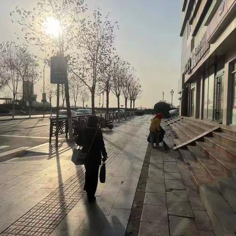 洁净市南 火车站中队在行动