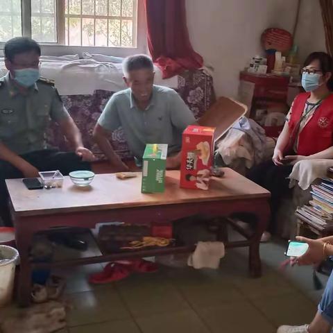 【学党史、办实事】垭口街道平安社区开展“献礼八一  致敬军人”走访慰问活动