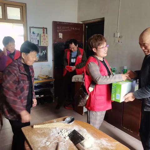 【学党史、办实事】垭口街道平安社区开展弘扬老兵精神传承红色基因慰问活动