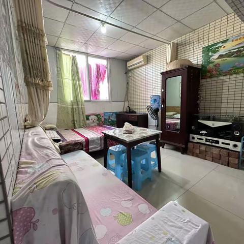 出租文安市场6楼1/1/1可用功能2/1/1简装带空调，7000一年随时看房65991