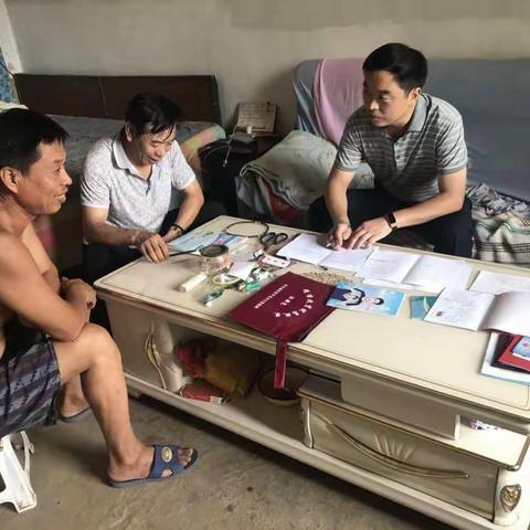 习文乡积极开展“走贫日”和“交流日”活动，稳步推进扶贫脱贫结对帮扶工作