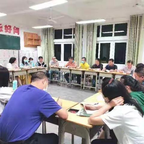 儋州市第一中学2024届高二年级班主任管理经验分享系列一：育心育人，做学生的摆渡人（20班吴显妃）