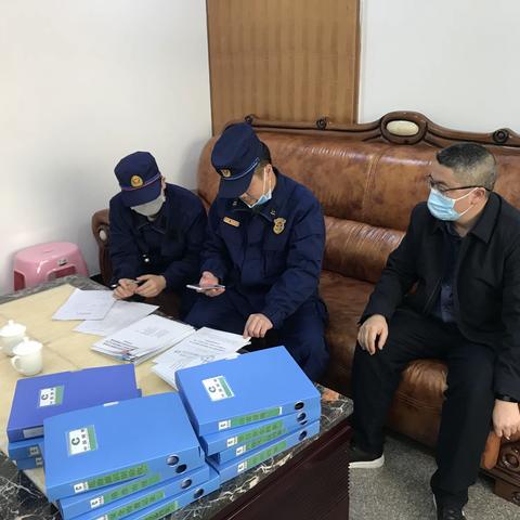 威信县消防救援大队检查考核威信县局（分公司）消防安全工作