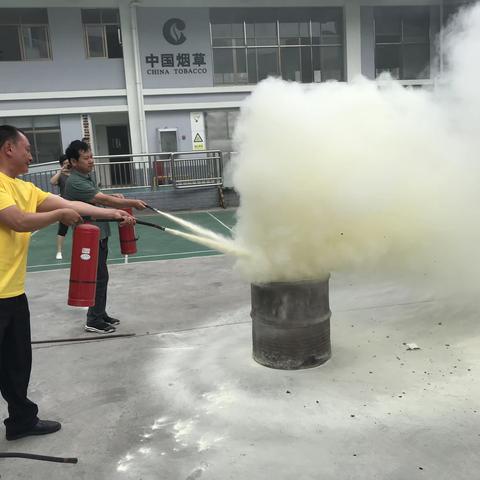 威信县局（分公司）卷烟中转站开展“安全生产月”应急演练