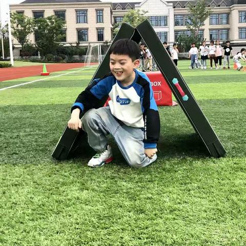 我们一直在路上——新华公学首届教育教学开放周体育教学研讨活动