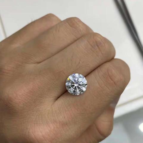 莫桑钻石多少钱一克拉 莫桑钻一克拉价格图片