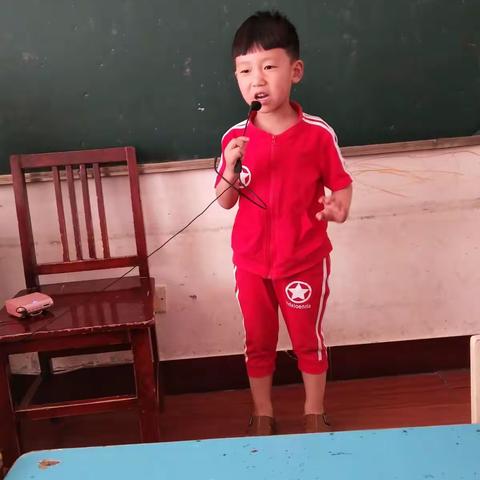 佳禾幼儿园中班小朋友们的快乐分享。