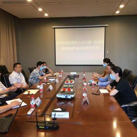 人大代表进企业，强化服务促发展       ——人大鹦鹉街工委