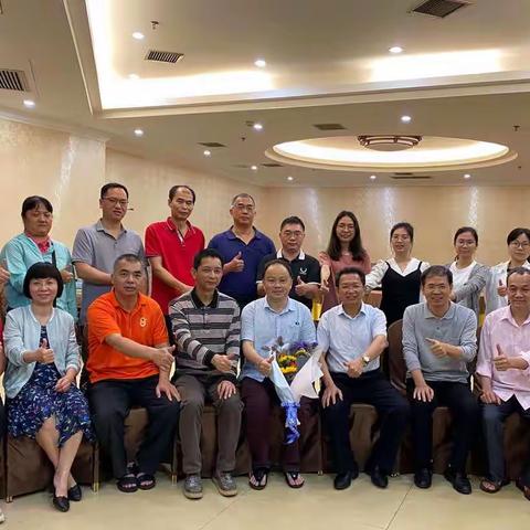 回首向来执教路，笑看天下桃李芳——记杨运老师退休欢送会