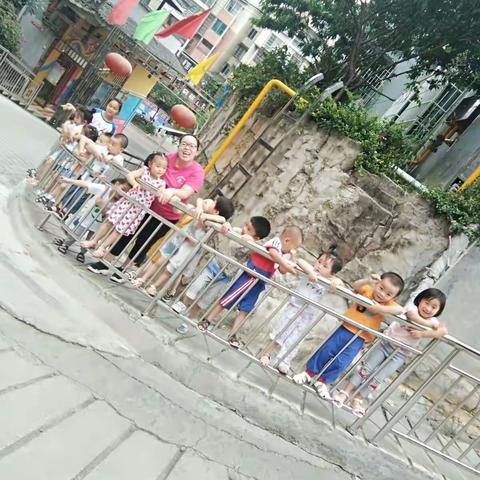 在一起👯👯~快乐不缺席👼👼四园小班小可爱们ớ ₃ờớ ₃ờớ ₃ờ