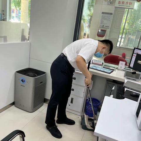 【冀享好服务】河北保定长城支行+长城支行积极开展网点大扫除活动