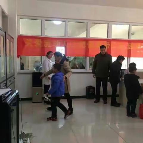 为留守儿童补上缺失的一角爱