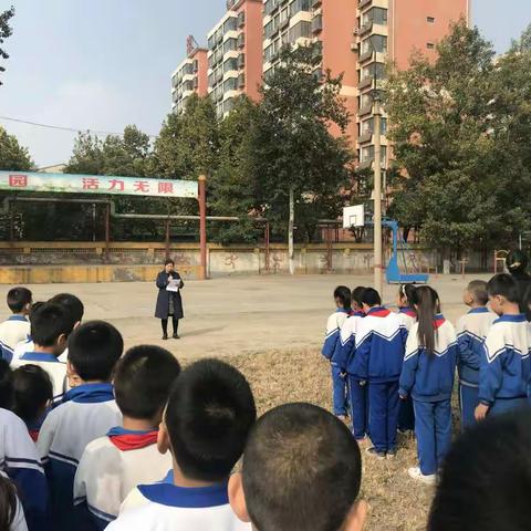 防震抗灾创建平安校园－－－云矿学校举行防震抗灾逃生演练