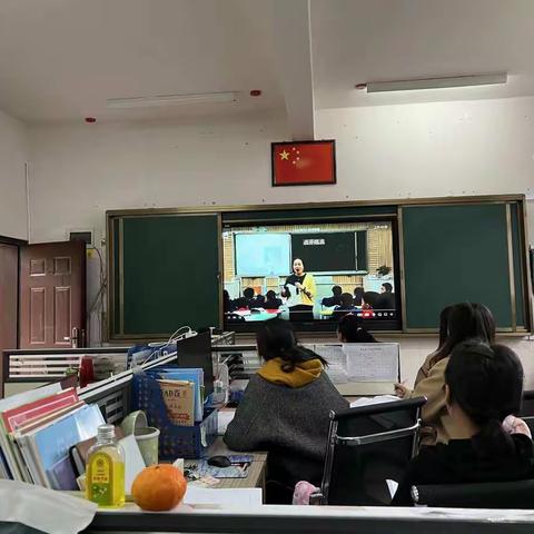 富良棚小学一、二年级语文组教研活动
