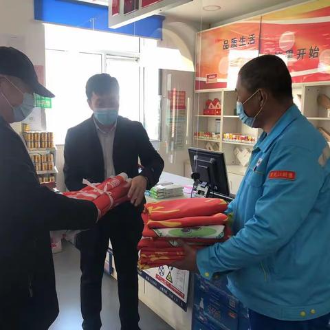 呼玛县应急管理局深入辖区加油站开展森林防火和城镇消防安全宣传活动