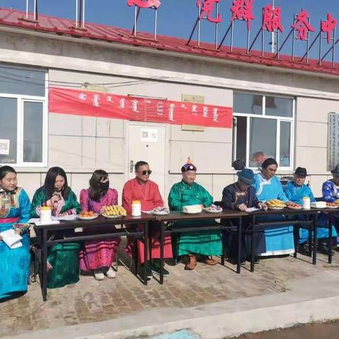 绍根镇登吉格嘎查为进一步弘扬“自尊、自爱、自强、自立”精神，开展了庆祝“三八”国际妇女节活动