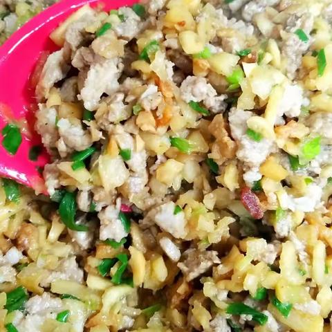 美味升级之萝卜干肉末包子