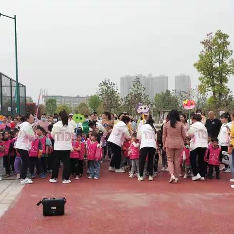 春光无限好，运动正当时，快乐的运动，健康的体魄，是对童年最好的诠释。