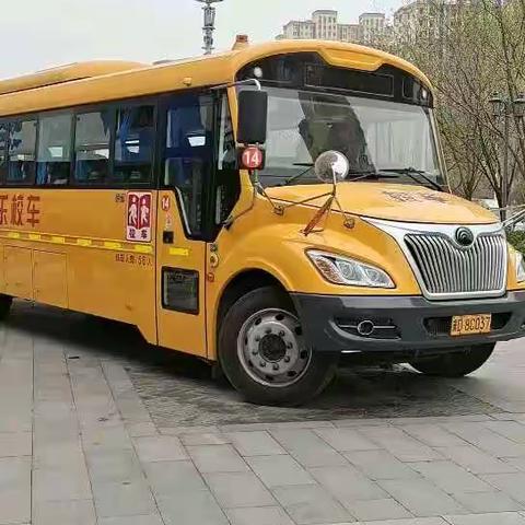 “快乐采摘，收获满满”——2021年4月1日，博冠五岁学堂全体师生踏着金色的阳光，向辰翔农业科技采摘园出发了。