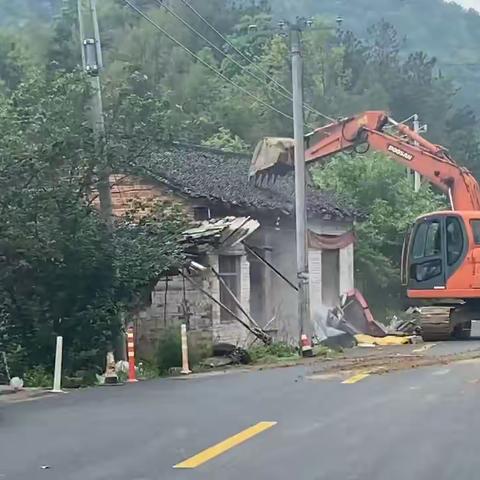 拆除“钉子户”啃下“硬骨头”，为建设美丽黄柏山加油！