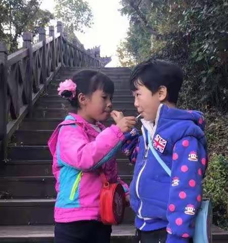 家乡的两小只