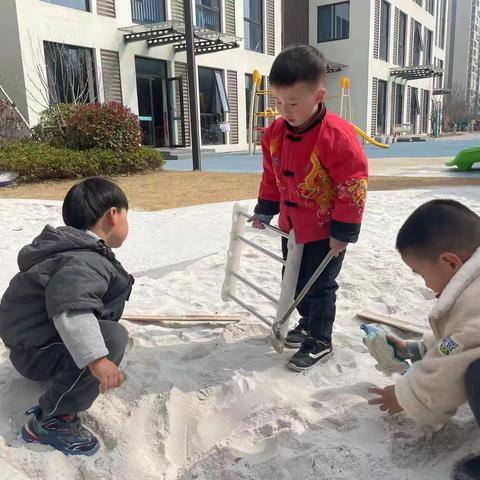 苏宿工业园区未来之光幼儿园小3班户外活动