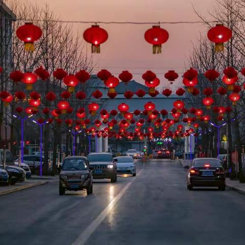 张灯结彩贺新春，凝心聚力谱新篇