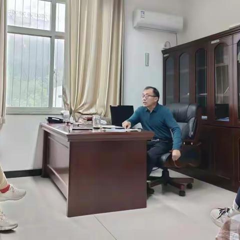 县委网信办召开五月份主题党日暨疫情防控部署会议