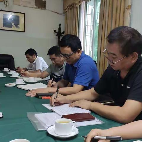 海口市财贸工会组织召开解决泰华酒店欠薪工作协调会