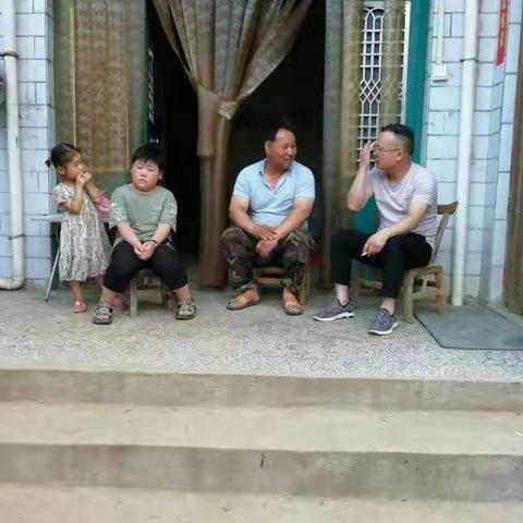 架起沟通的桥梁——上观乡中心小学家访工作篇