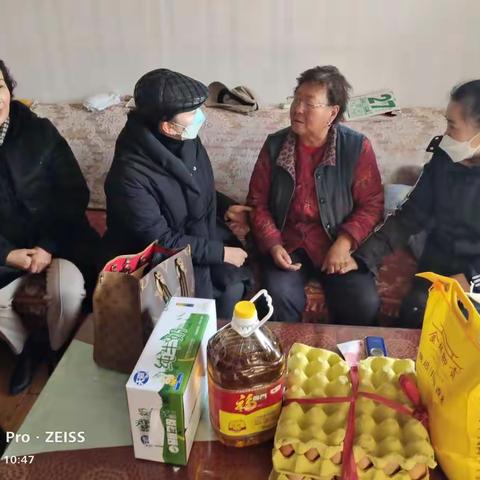 【年终慰问送温暖 帮扶贫困暖人心】城中区文化馆带领馆办团队东方韵时装队慰问贫困老人