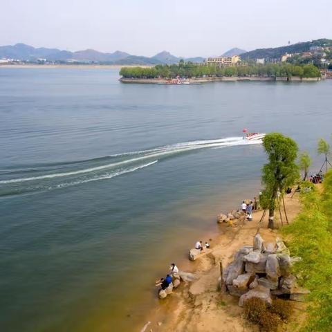 槐夏登临雪野湖