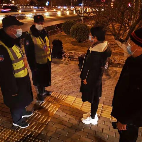 巡逻值守不松懈 夜查行动进行时
