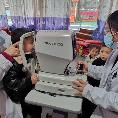 大风车幼稚园 小小班 第三周【视力检测活动】