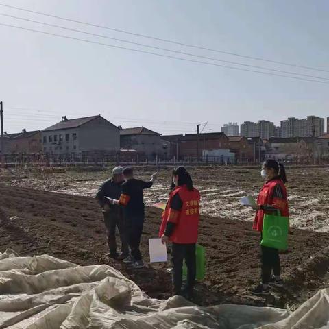 常青街道邱村“铁路安全伴我行”爱路，护路常识宣传