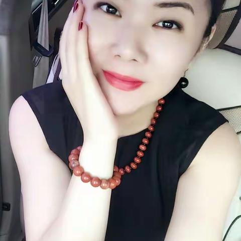 所以我们要学着，用男人的大脑去思考，用女人的身段去生活