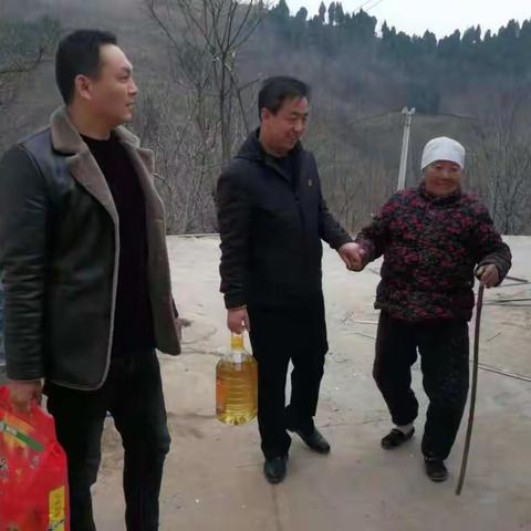 下峪镇扎实开展“话脱贫、感党恩、奋进新时代”主题活动