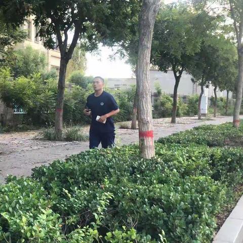 罗城街消防救援站喜迎中秋节、正逢跑步时