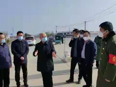 李东岭到鄢陵与临颍交界处卡点检查指导 疫情防控工作